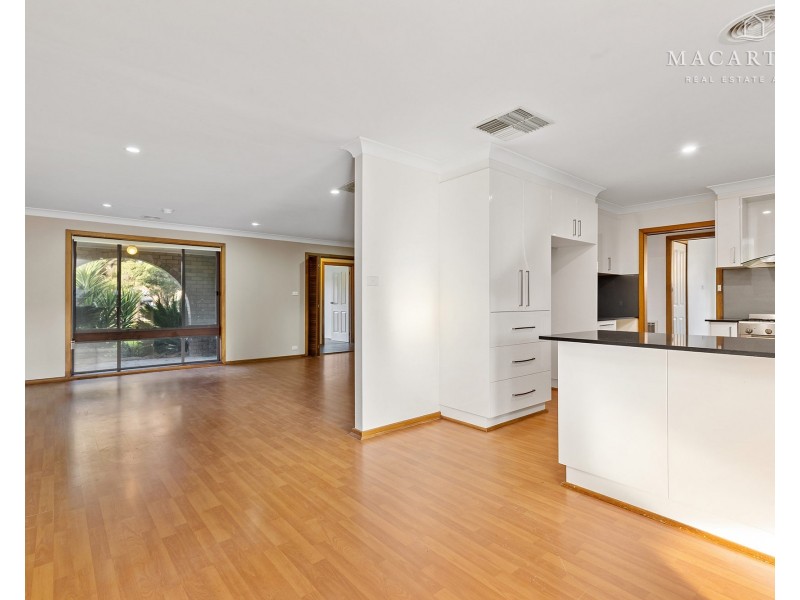 60 Graham Street, Lake Albert NSW 2650