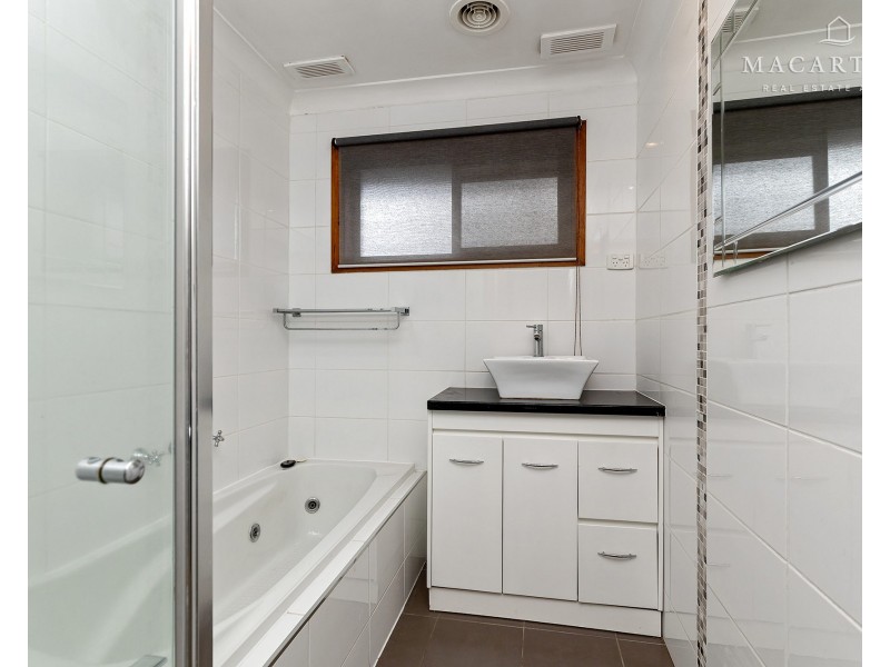 60 Graham Street, Lake Albert NSW 2650