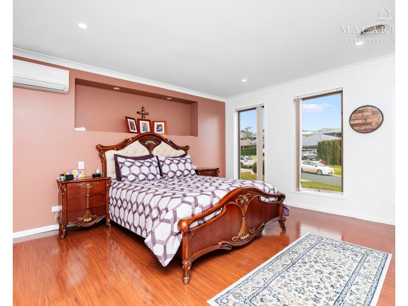 9 Brownlow Drive, Bourkelands NSW 2650