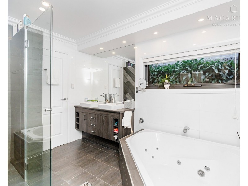5 Eureka Street, Estella NSW 2650