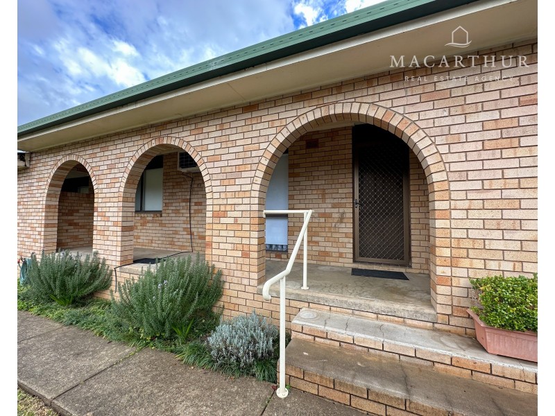 2/56 Walana Crescent, Kooringal NSW 2650