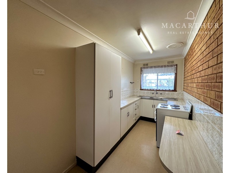 2/56 Walana Crescent, Kooringal NSW 2650