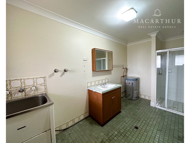 2/56 Walana Crescent, Kooringal NSW 2650