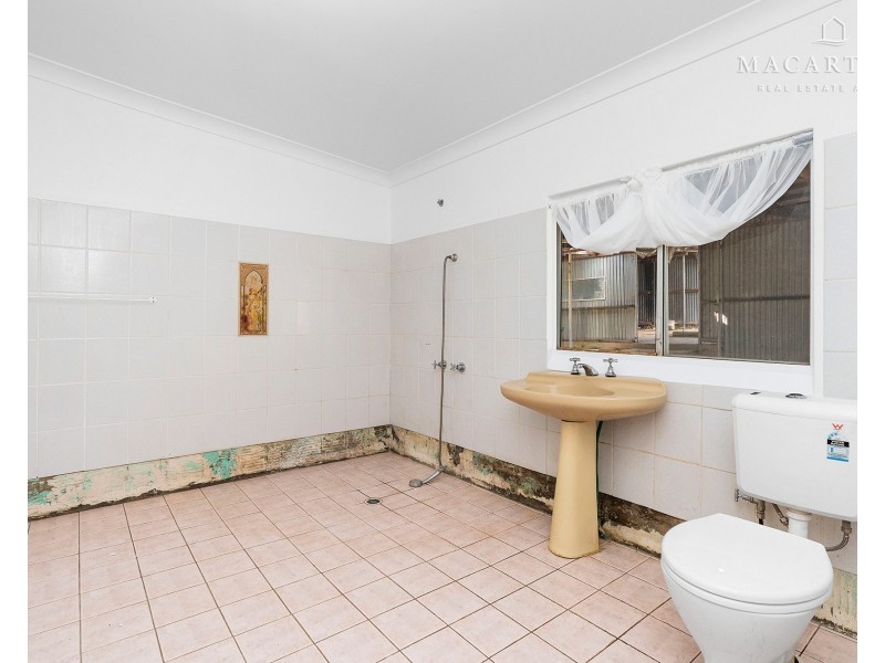 2-6 Alfred Street, Oura NSW 2650