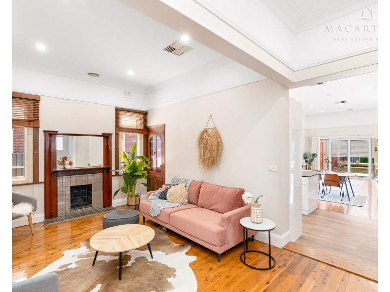 17 Gormly Avenue, Wagga Wagga NSW 2650