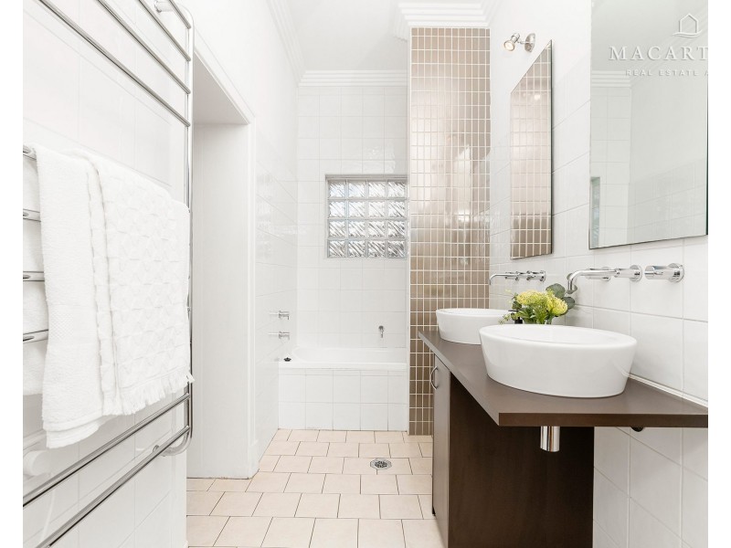 17 Gormly Avenue, Wagga Wagga NSW 2650