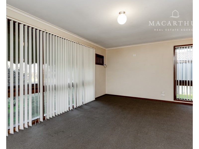 10 Gregory Crescent, Lake Albert NSW 2650