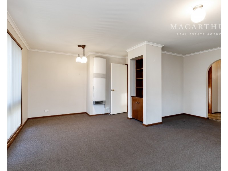 10 Gregory Crescent, Lake Albert NSW 2650