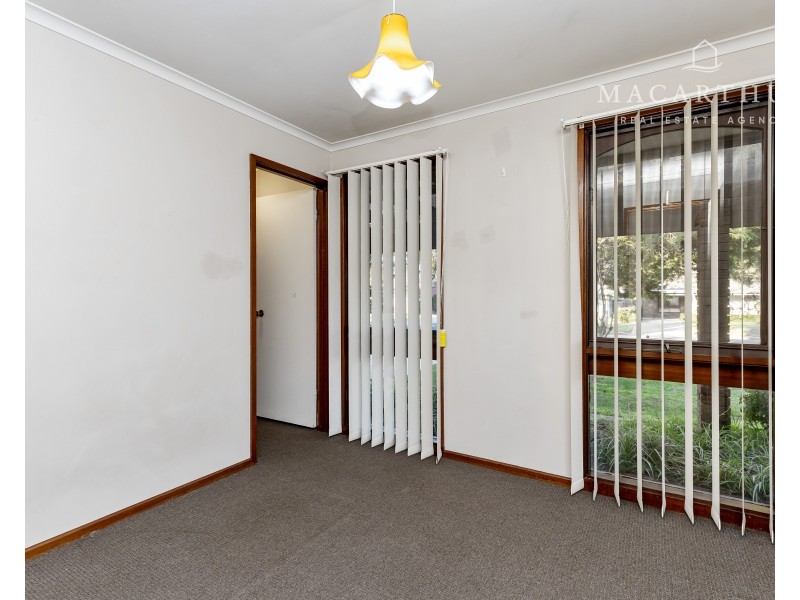 10 Gregory Crescent, Lake Albert NSW 2650