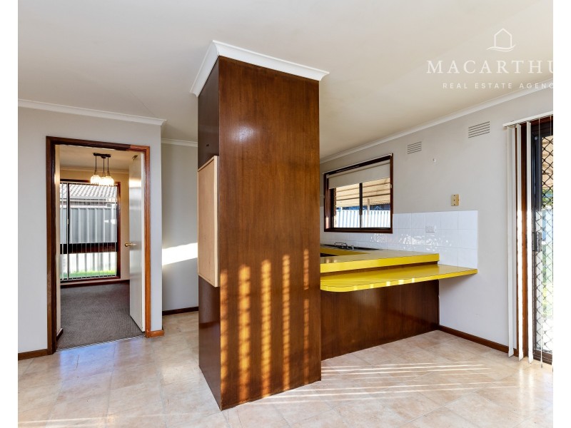 10 Gregory Crescent, Lake Albert NSW 2650