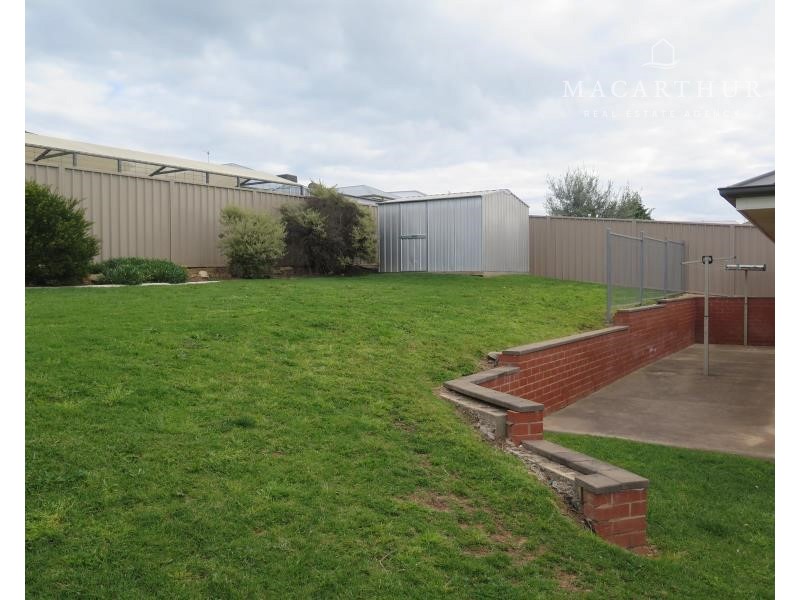 44 Yarrawah Cresent, Bourkelands NSW 2650