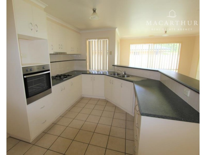 26 Fay Avenue, Kooringal NSW 2650