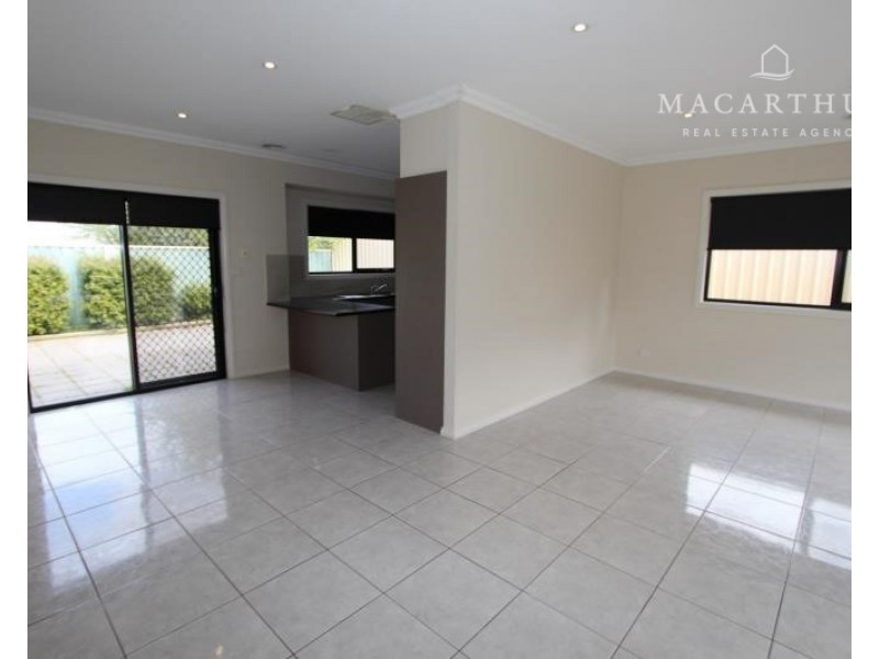 2/12 Kimberley Drive, Wagga Wagga NSW 2650