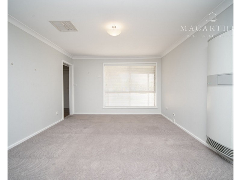 11 Geneva Crescent, Lake Albert NSW 2650
