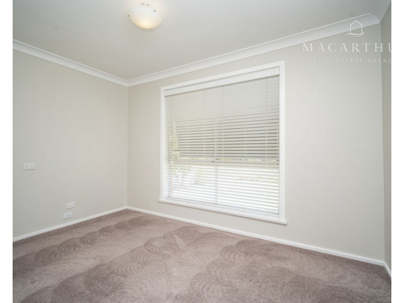 11 Geneva Crescent, Lake Albert NSW 2650