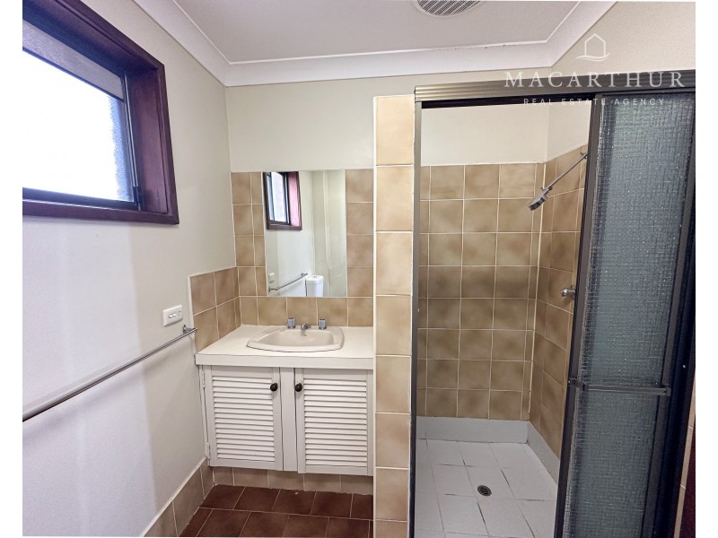 13 Amsterdam Crescent, Tolland NSW 2650