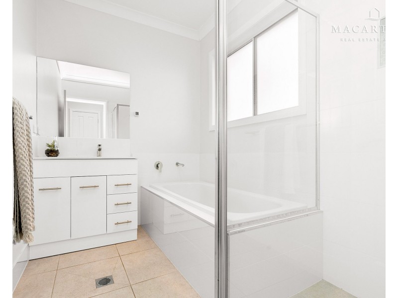 53 Melaleuca Drive, Forest Hill NSW 2651