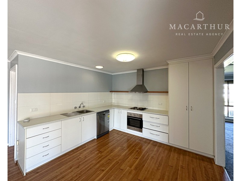 3 Finch Place, Mount Austin NSW 2650