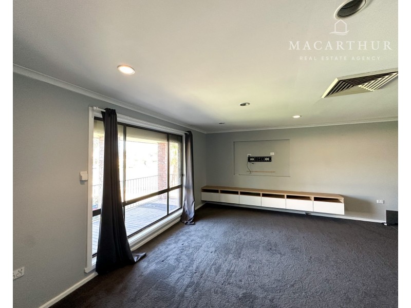 3 Finch Place, Mount Austin NSW 2650