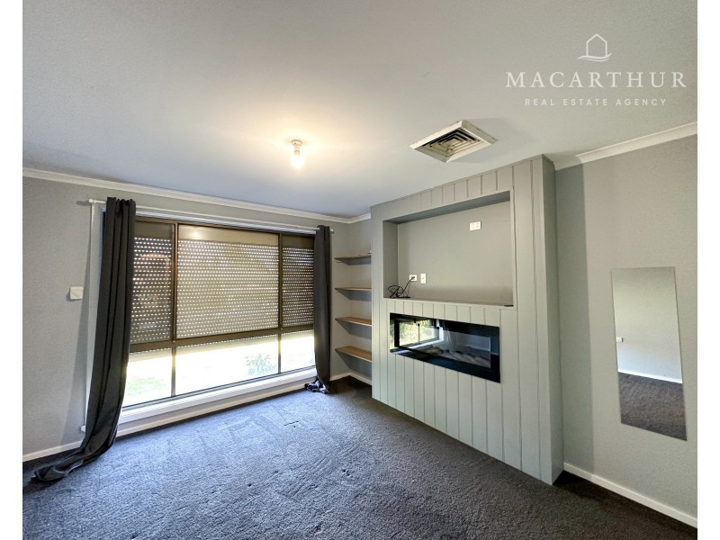 3 Finch Place, Mount Austin NSW 2650