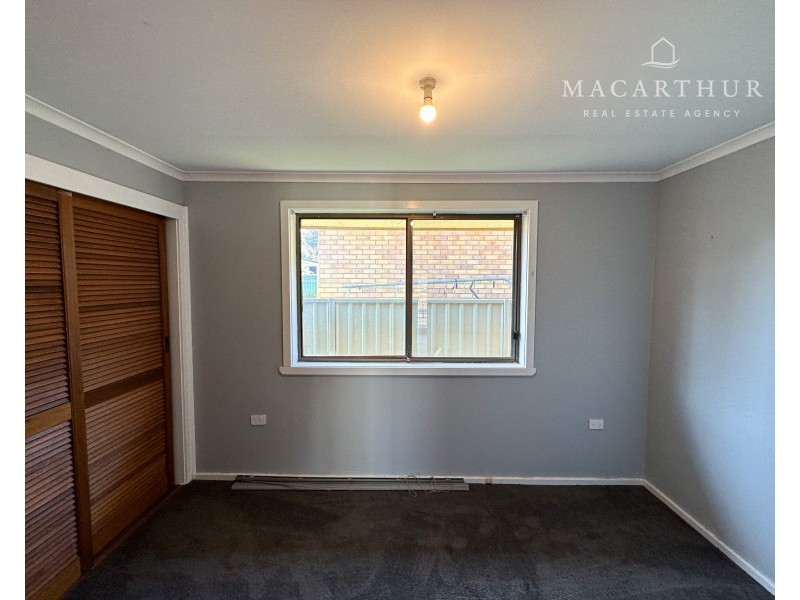 3 Finch Place, Mount Austin NSW 2650