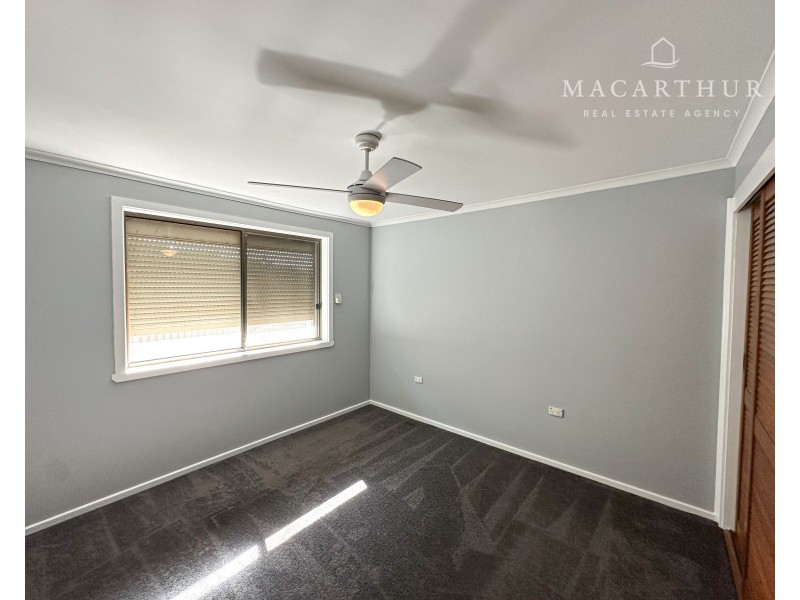 3 Finch Place, Mount Austin NSW 2650