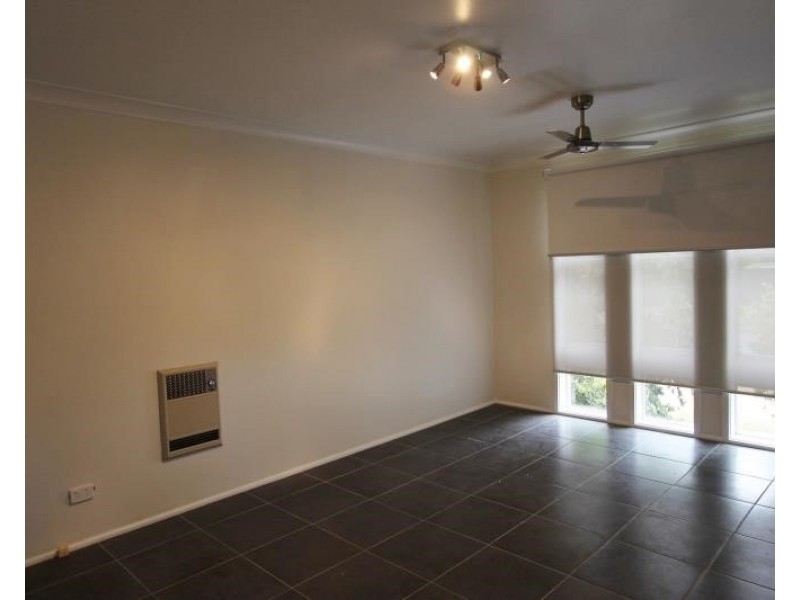2/278 Bourke Street, Tolland NSW 2650