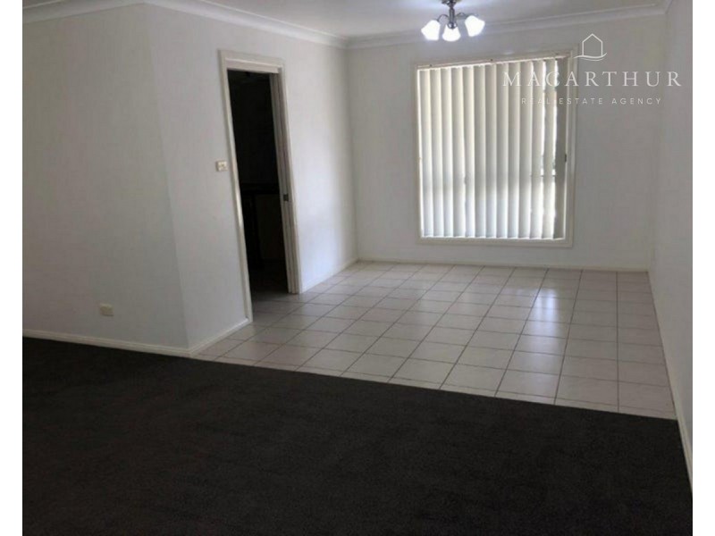 5 Giwang Place, Glenfield Park NSW 2650
