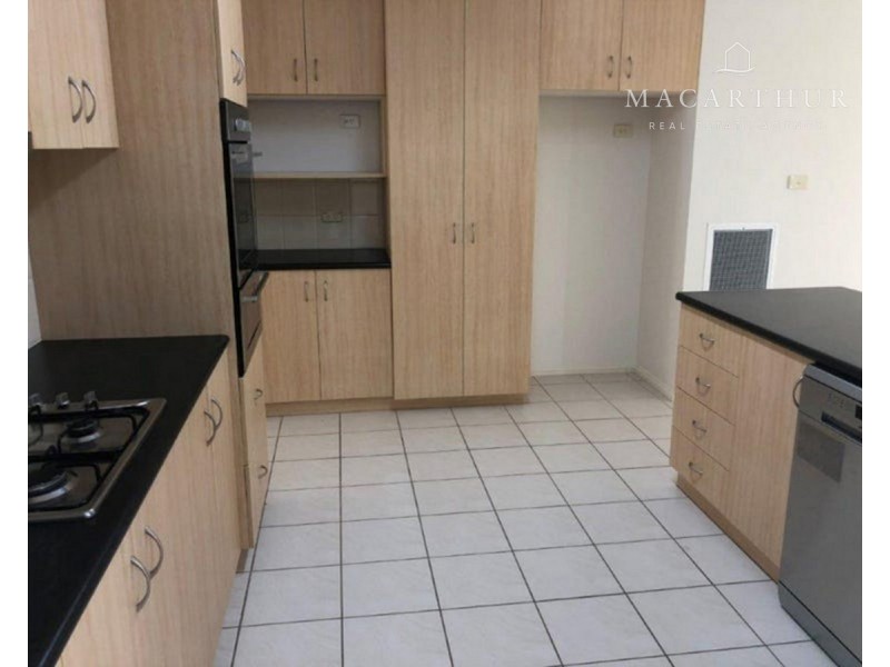 5 Giwang Place, Glenfield Park NSW 2650