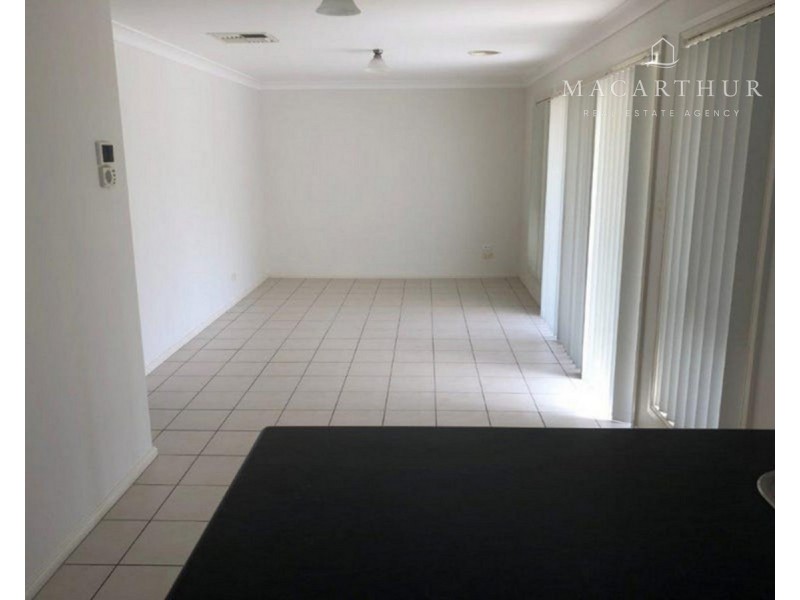 5 Giwang Place, Glenfield Park NSW 2650