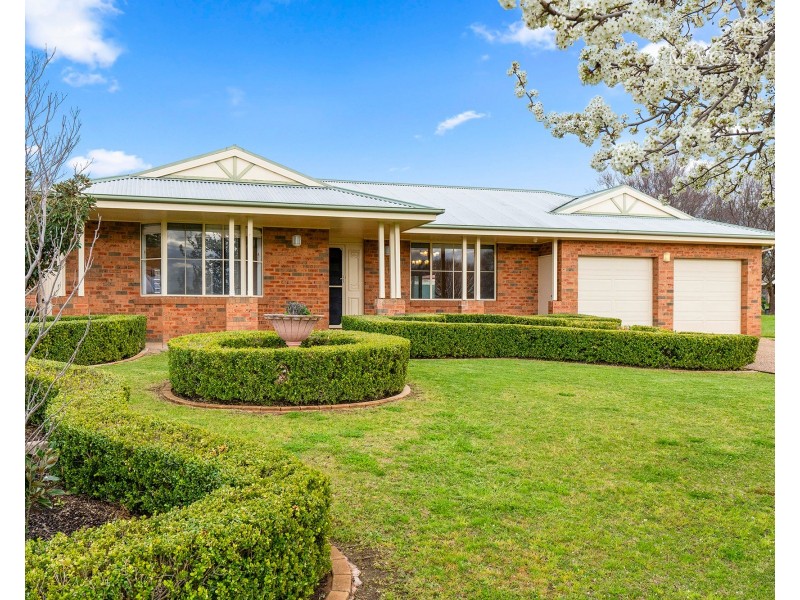 115 Undurra Drive, Glenfield Park NSW 2650