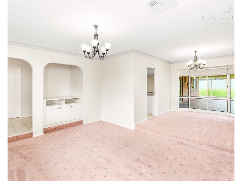 115 Undurra Drive, Glenfield Park NSW 2650