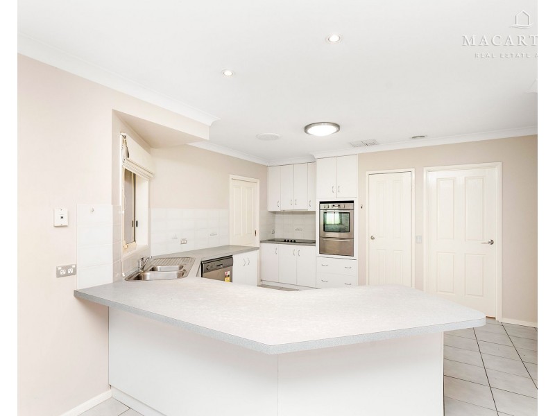 115 Undurra Drive, Glenfield Park NSW 2650