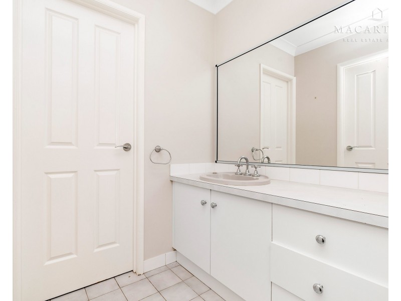 115 Undurra Drive, Glenfield Park NSW 2650