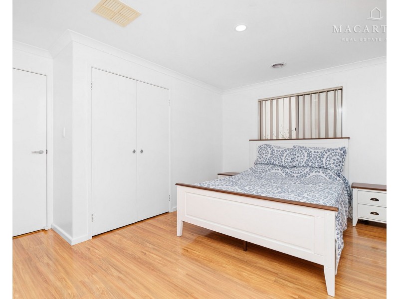 9 Brownlow Drive, Bourkelands NSW 2650