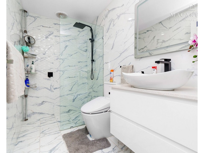 9 Brownlow Drive, Bourkelands NSW 2650