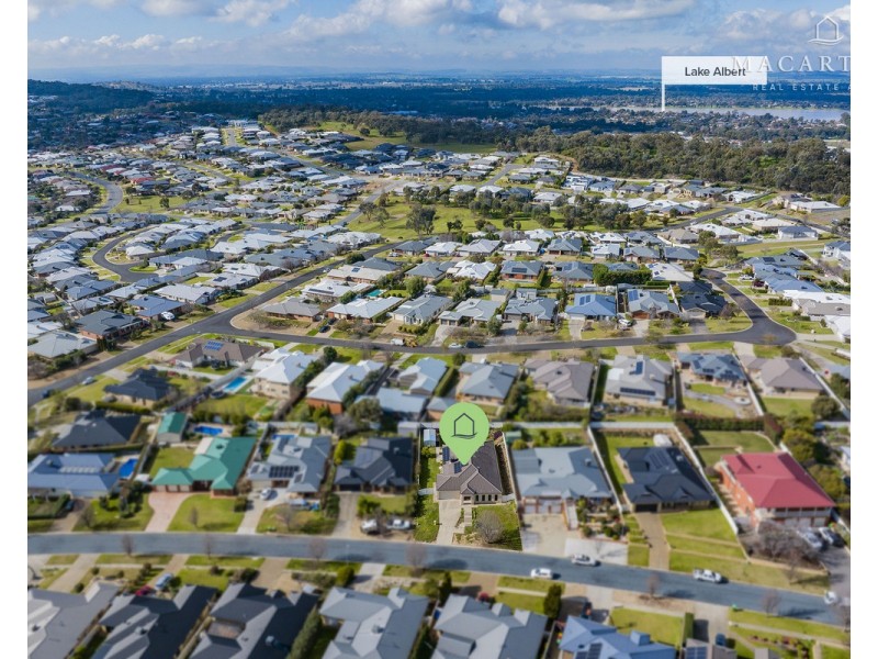 9 Brownlow Drive, Bourkelands NSW 2650