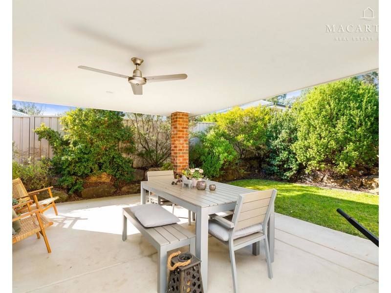 9 Colombo Avenue, Gobbagombalin NSW 2650