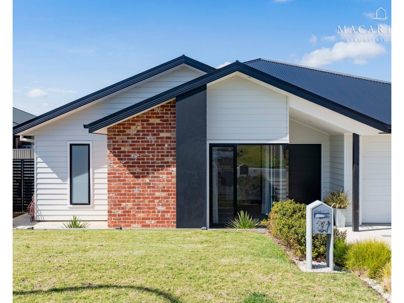 37 Gasnier Loop, Boorooma NSW 2650