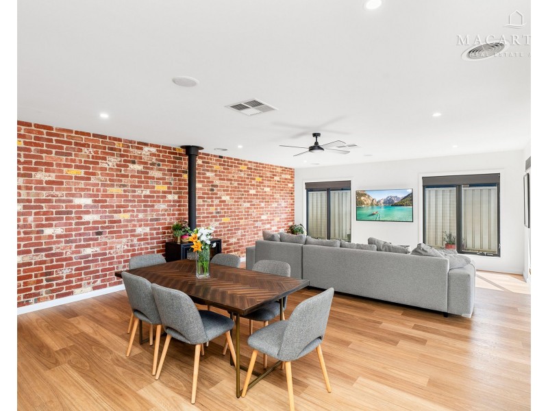 37 Gasnier Loop, Boorooma NSW 2650