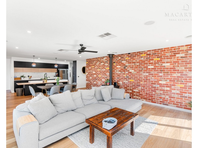 37 Gasnier Loop, Boorooma NSW 2650