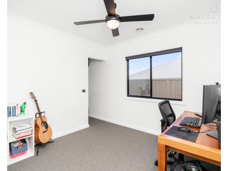 37 Gasnier Loop, Boorooma NSW 2650