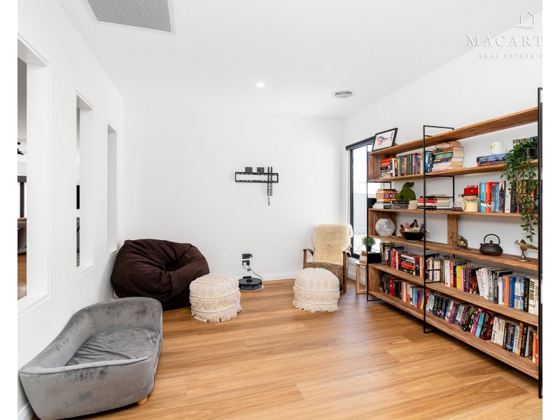 37 Gasnier Loop, Boorooma NSW 2650