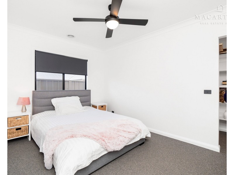 37 Gasnier Loop, Boorooma NSW 2650