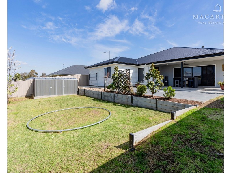 37 Gasnier Loop, Boorooma NSW 2650