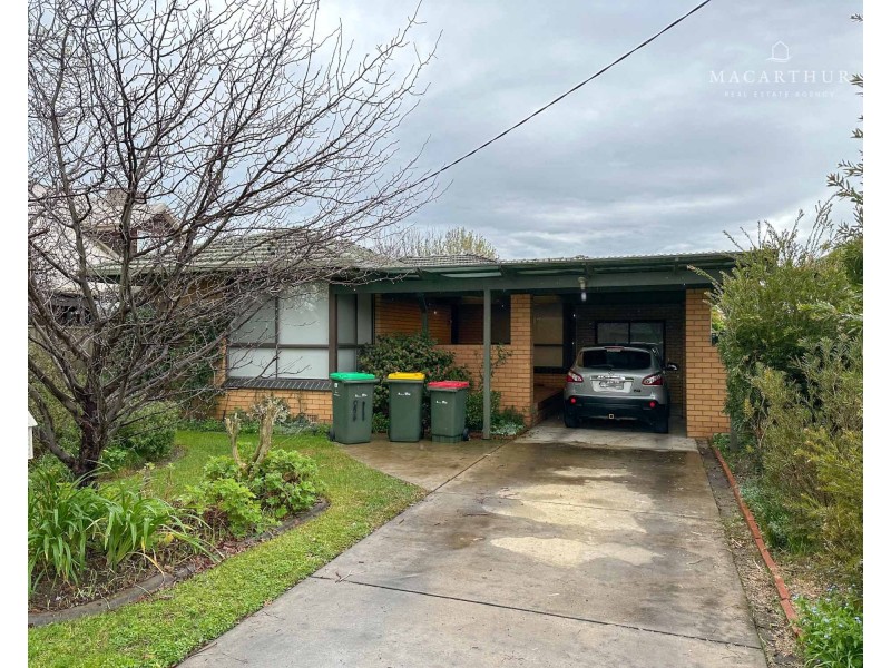 11 Lake Street, Lake Albert NSW 2650