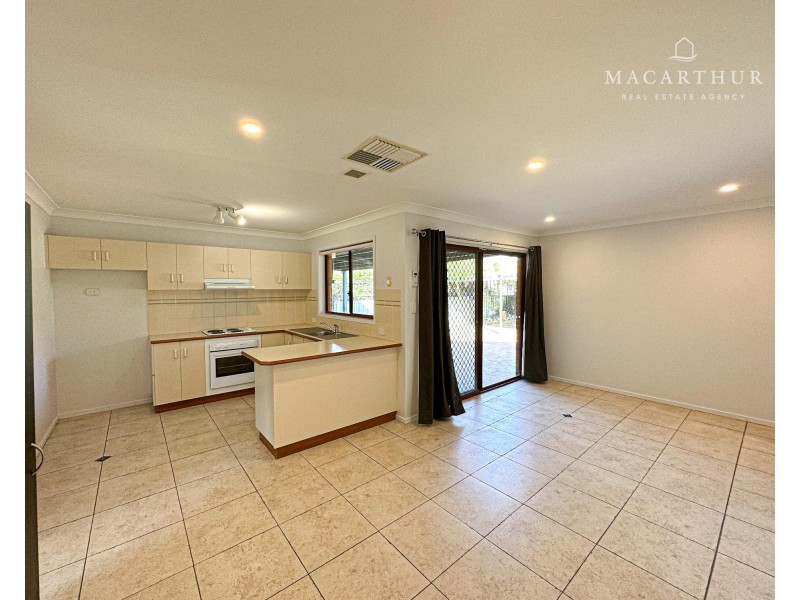 33 Girraween Mews, Glenfield Park NSW 2650