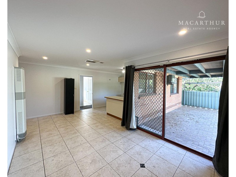 33 Girraween Mews, Glenfield Park NSW 2650