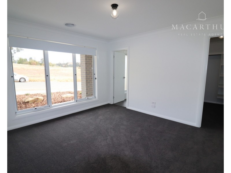 24 Wake Drive, Lloyd NSW 2650