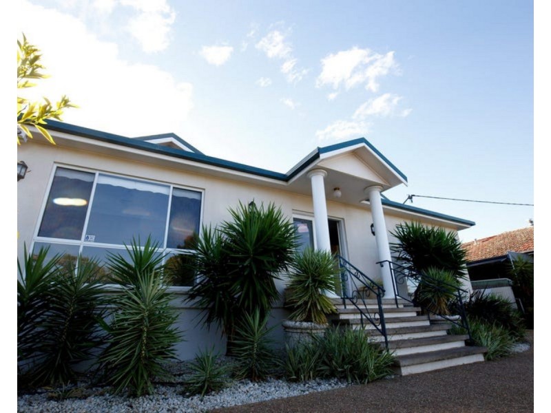 212 Lake Albert Road, Kooringal NSW 2650